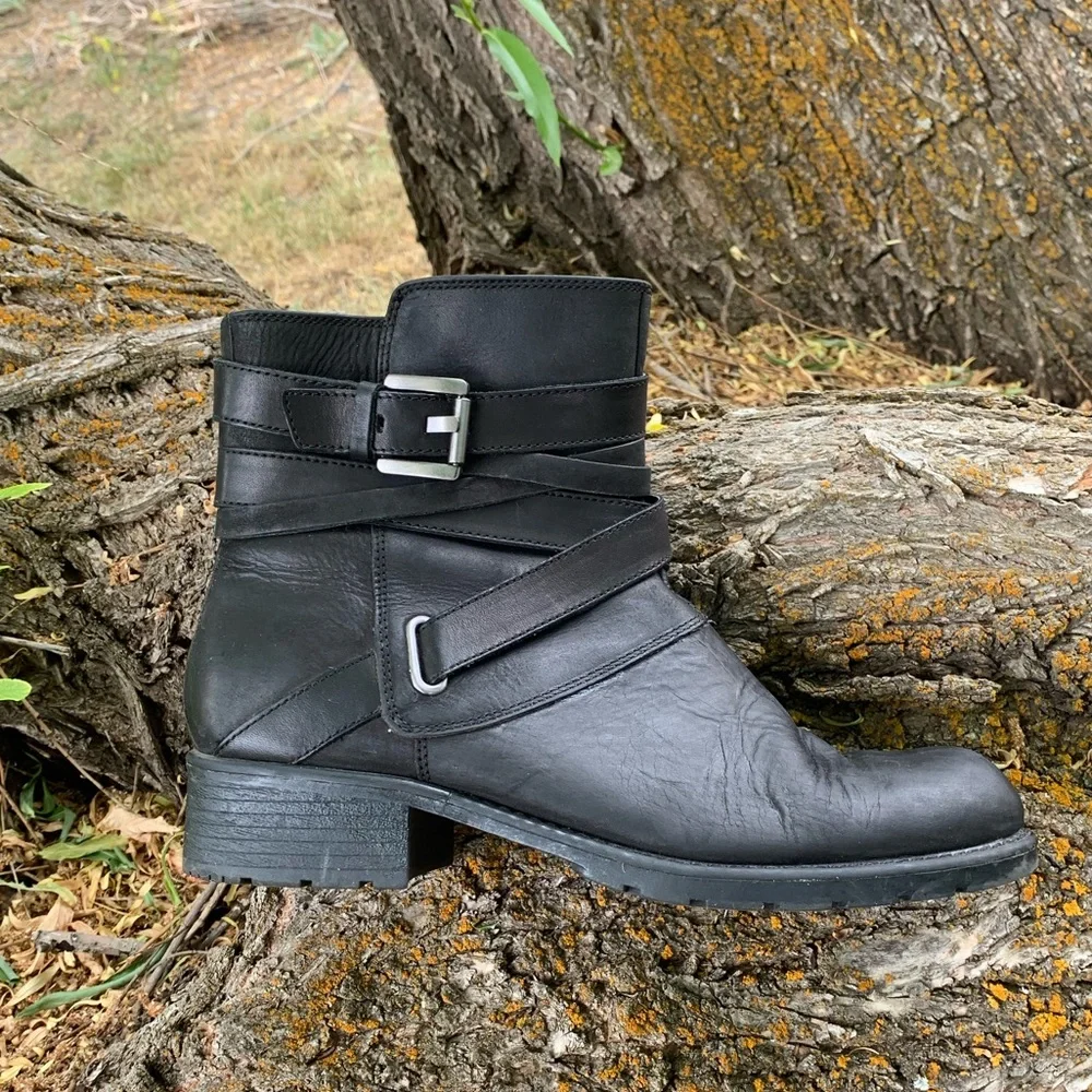 CLARKS• WOMENS ANKLE BOOTS WITH STRAPS•SIZE 11 M - Picture 3 of 6